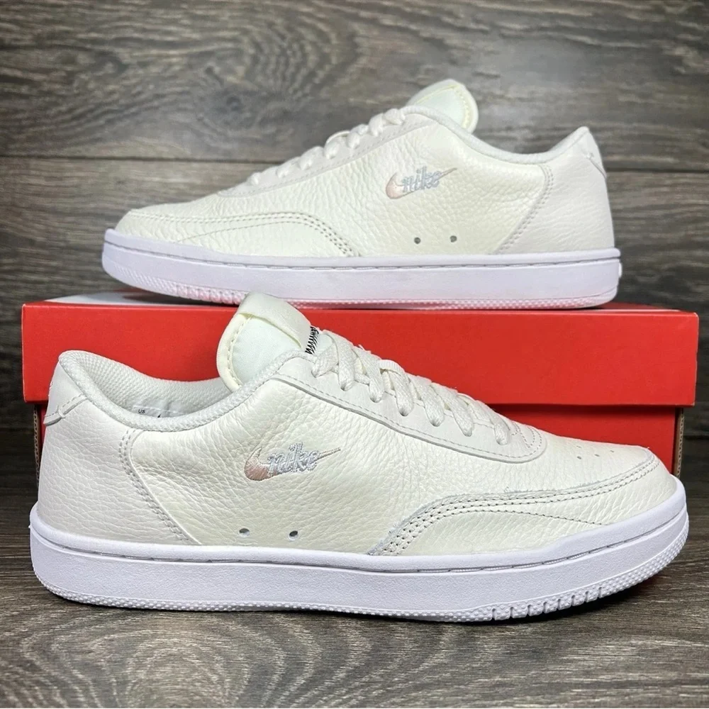 Nike women court vintage premium